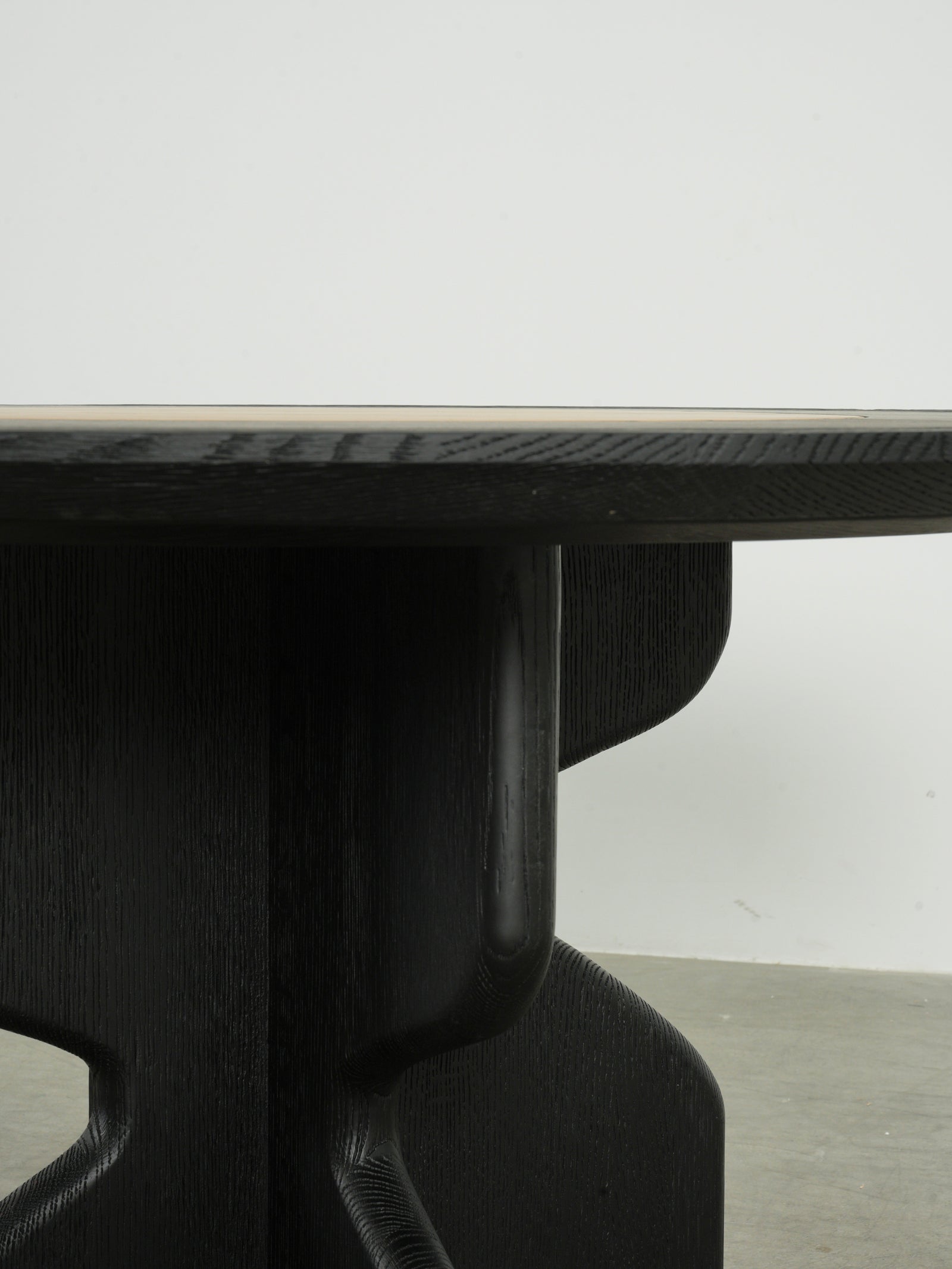 One silhouette. Your dimensions, comfort and finish.