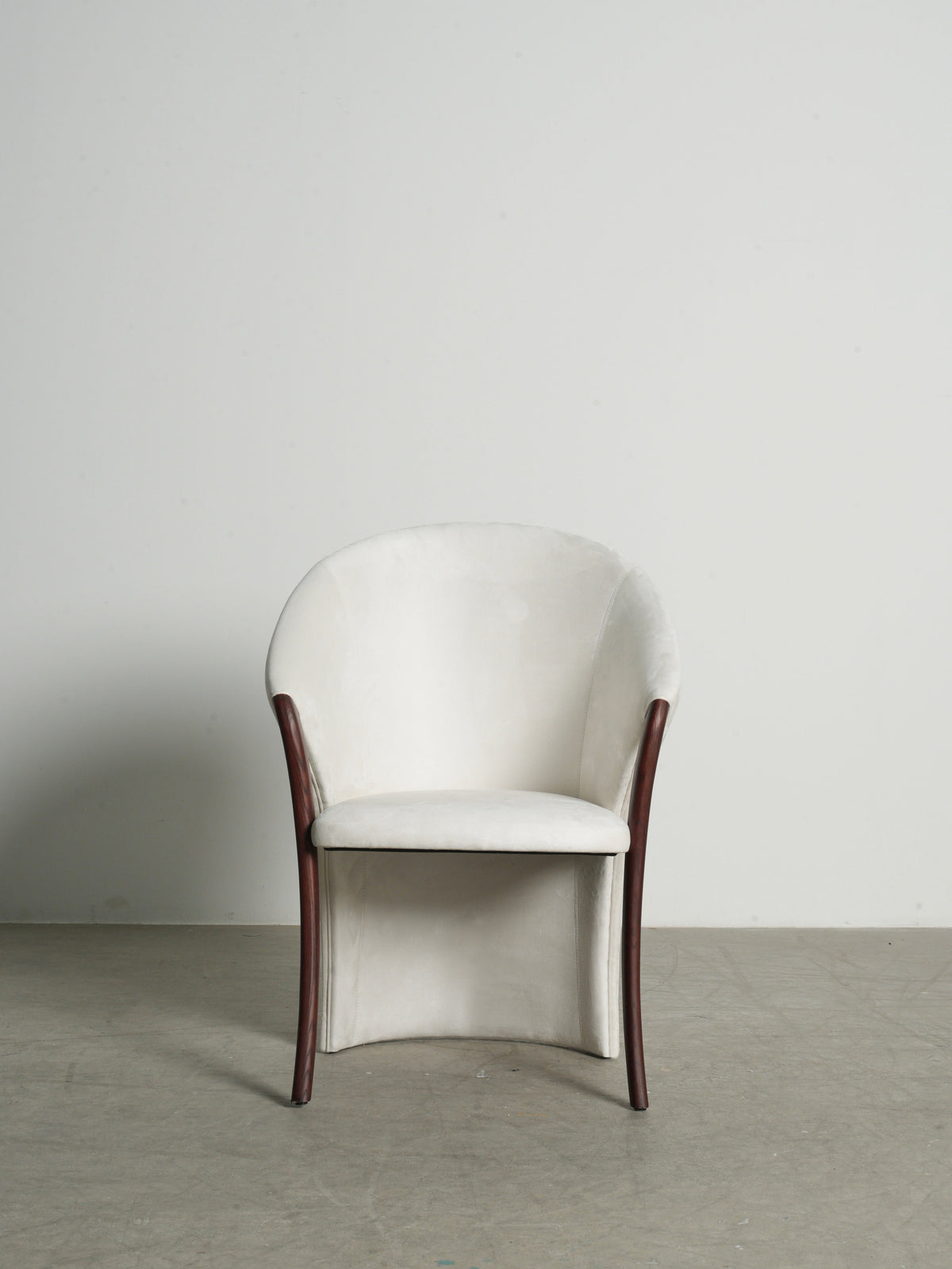 One silhouette. Your dimensions, comfort and finish.
