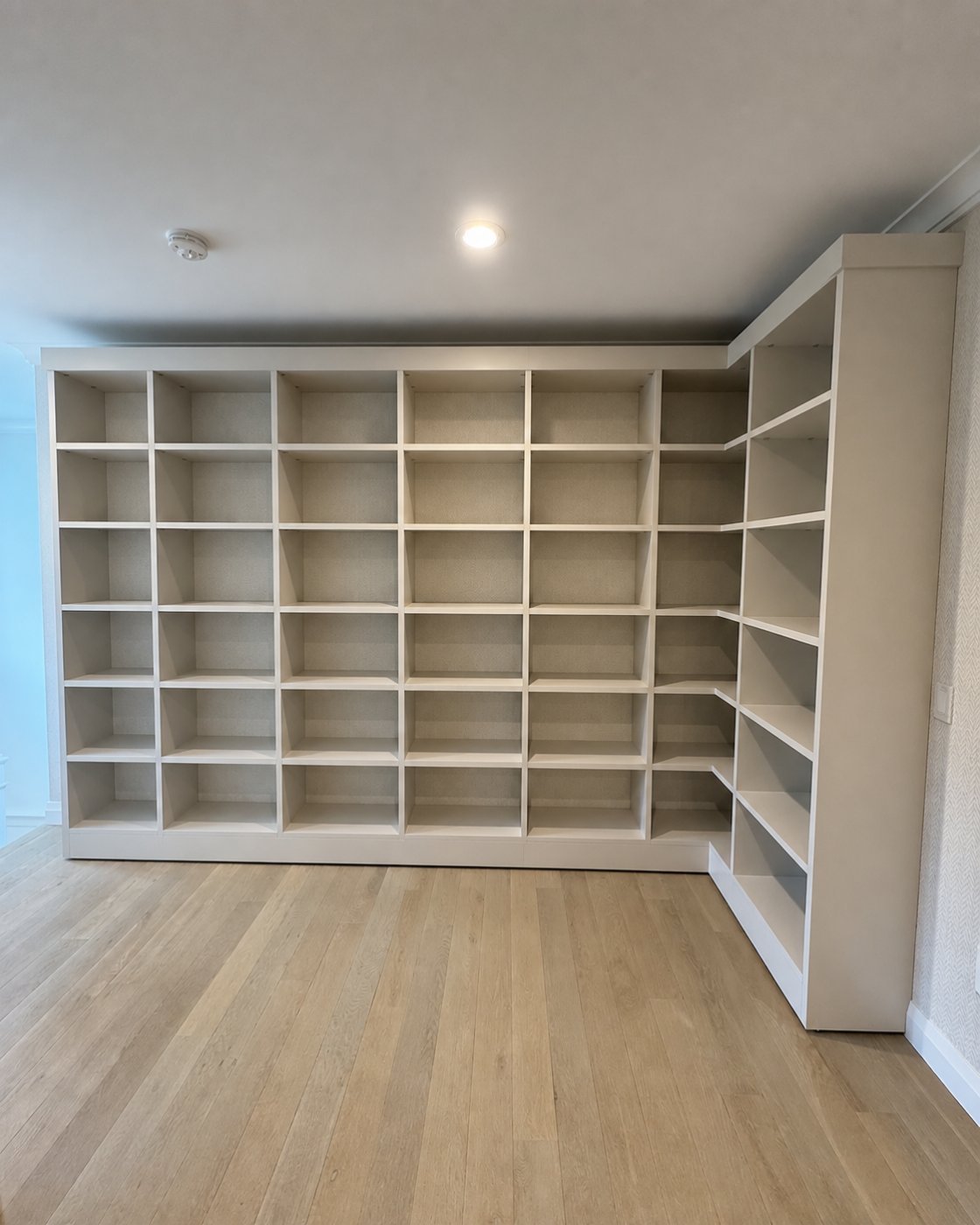 Custom closet installation 18