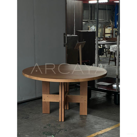 White Oak Round Table - scene