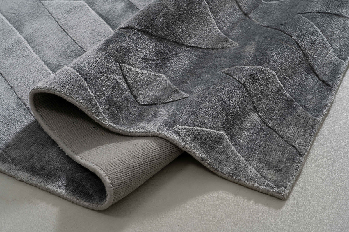 One silhouette. Your dimensions, comfort and finish.
