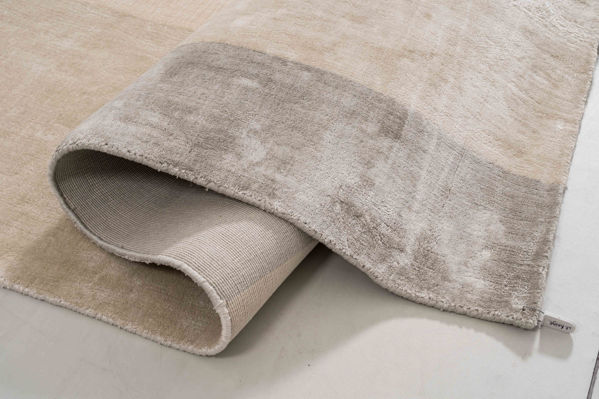 One silhouette. Your dimensions, comfort and finish.