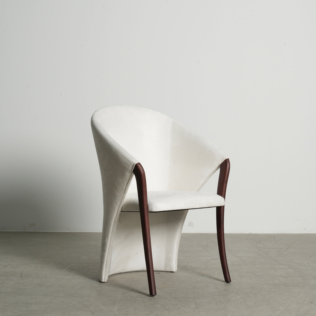 Elara Point Lounge Chair