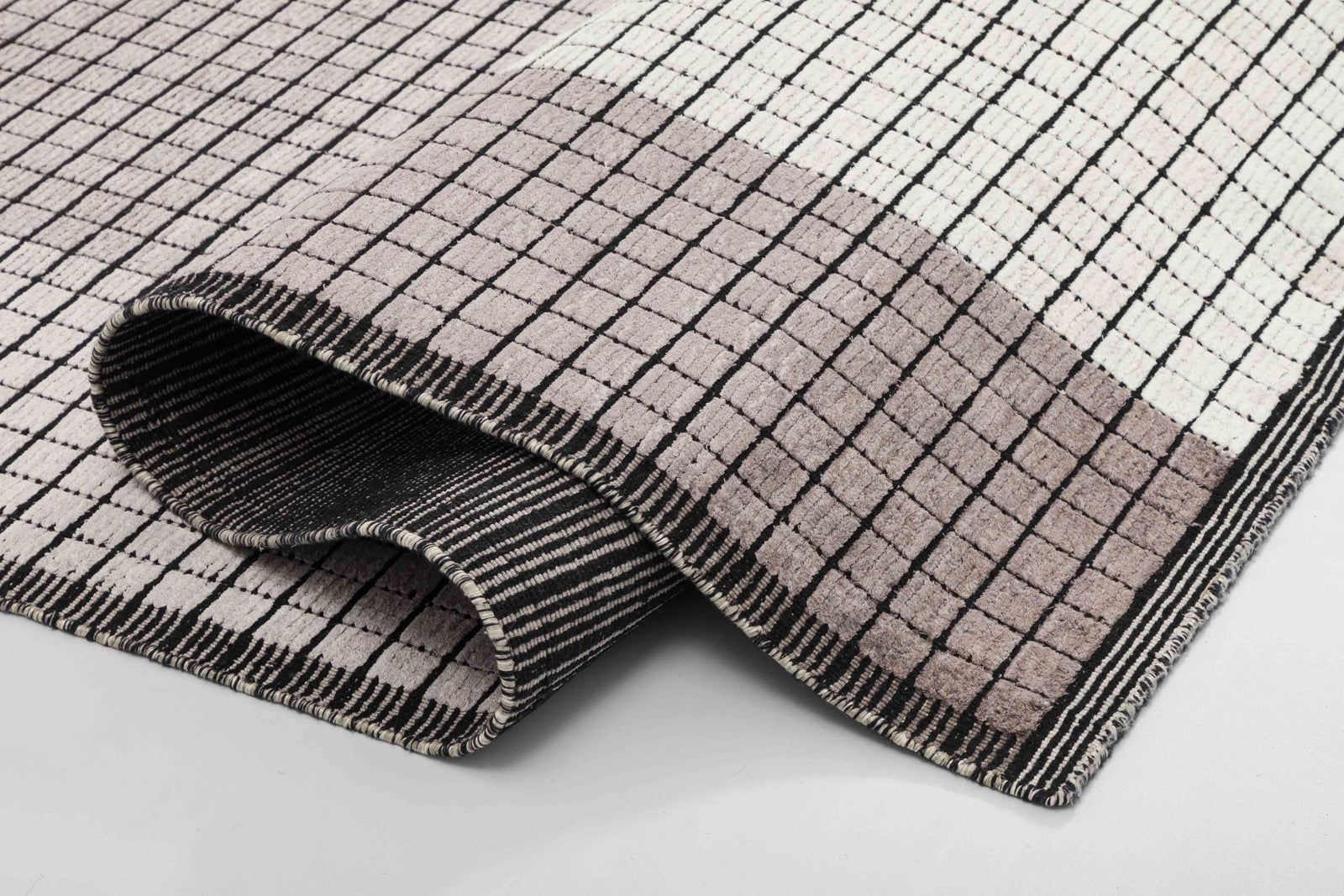 One silhouette. Your dimensions, comfort and finish.