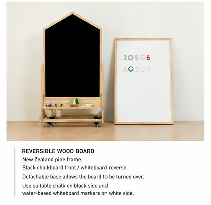  Reversible black and white drawing surfaces with detachable bases