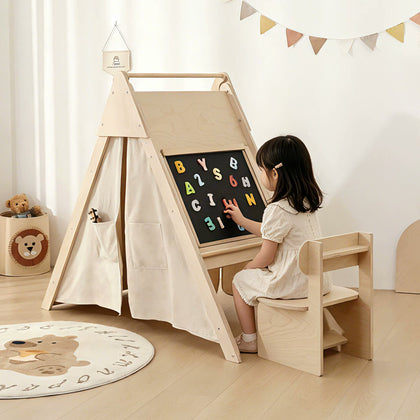  Child drawing on the reverse-side magnetic chalkboard