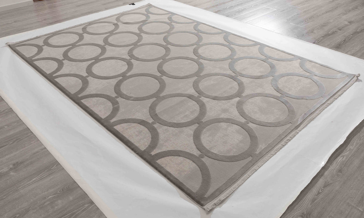 One silhouette. Your dimensions, comfort and finish.