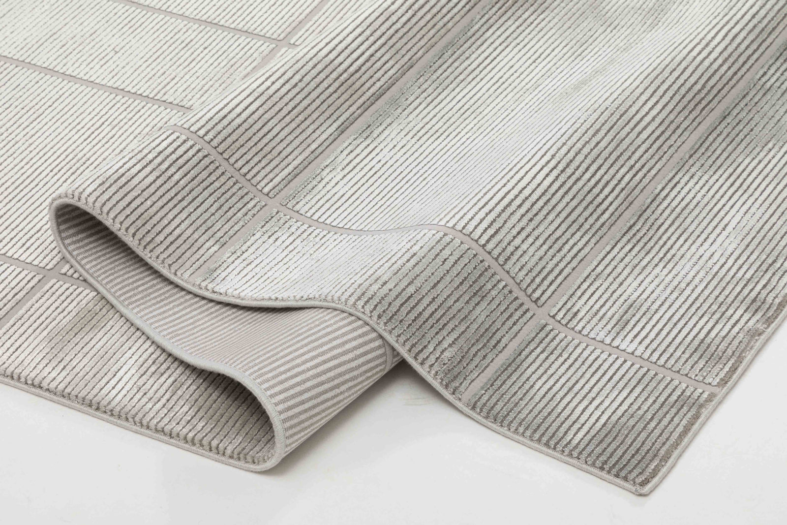 One silhouette. Your dimensions, comfort and finish.