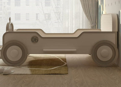  Side profile showing the car-shaped bed frame, central step and fixed wheel-shaped legs