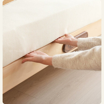  Rounded side frame beneath the mattress