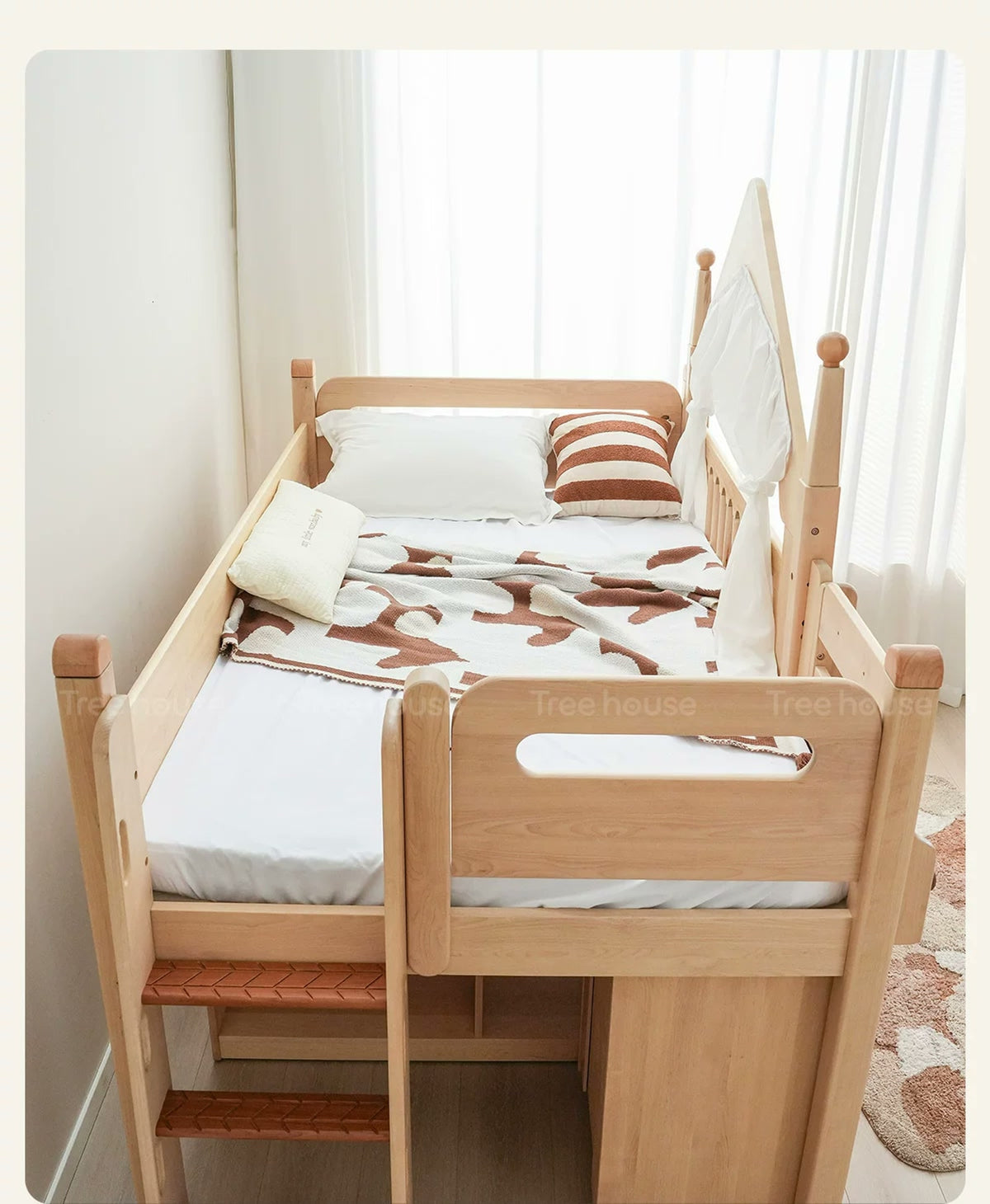  Sleeping platform and handhold opening.