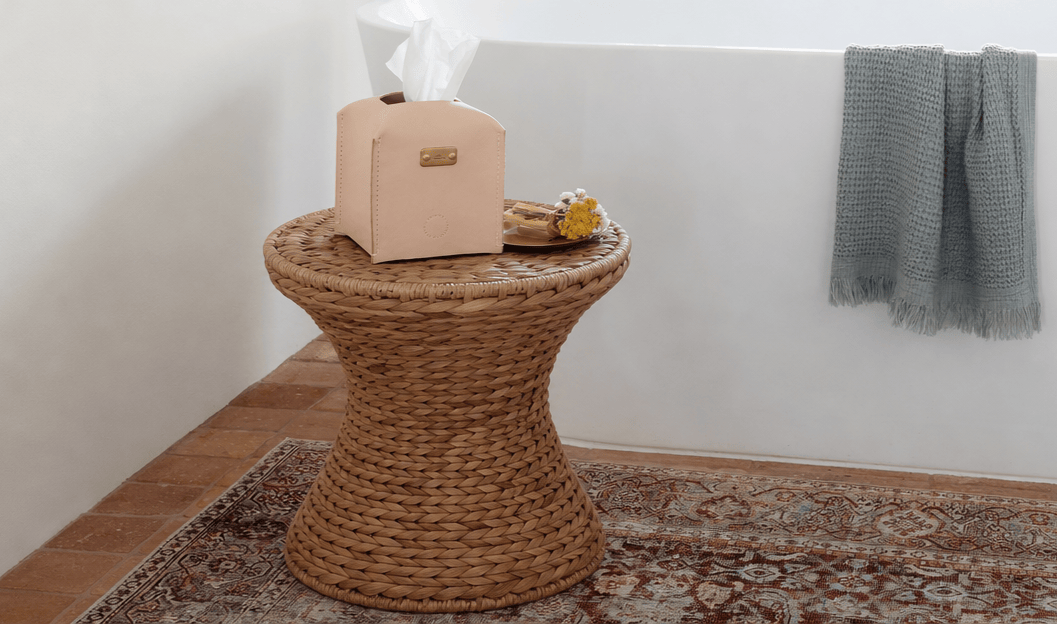 Dining setting