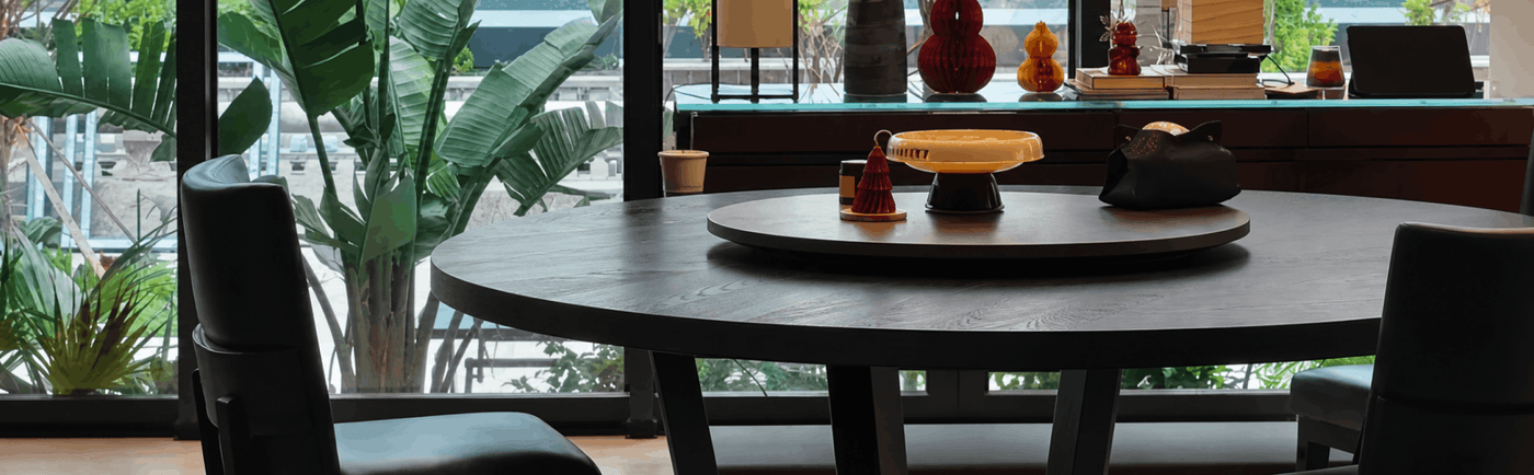 Outdoor dining detail