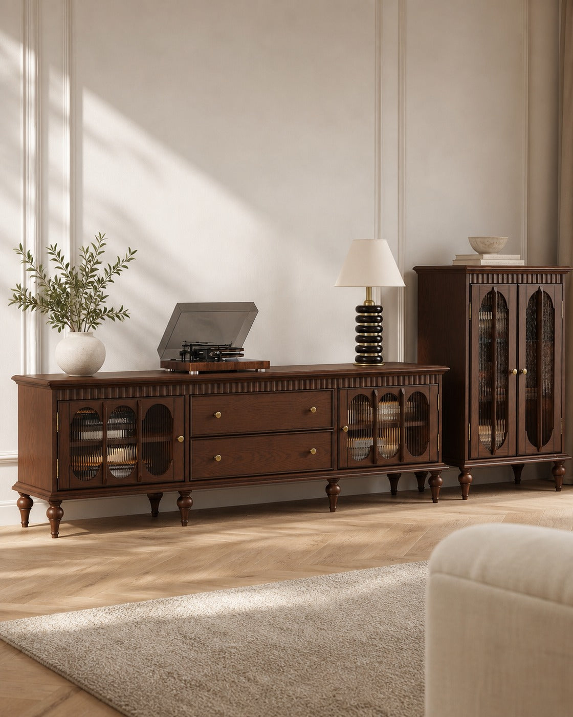One silhouette. Your dimensions, comfort and finish.
