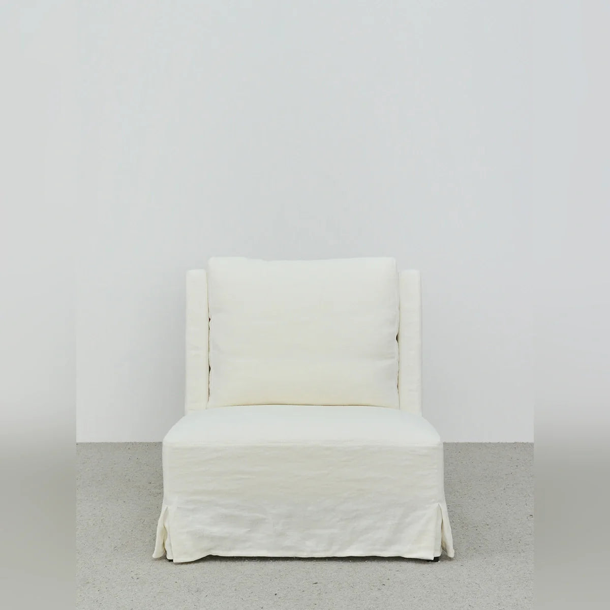 A00004 A00004 Lounge Chair — view 01