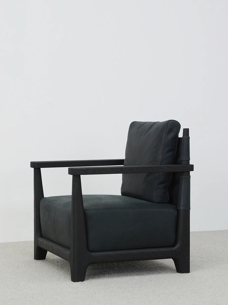 A00032 A00032 Lounge Chair — view 02