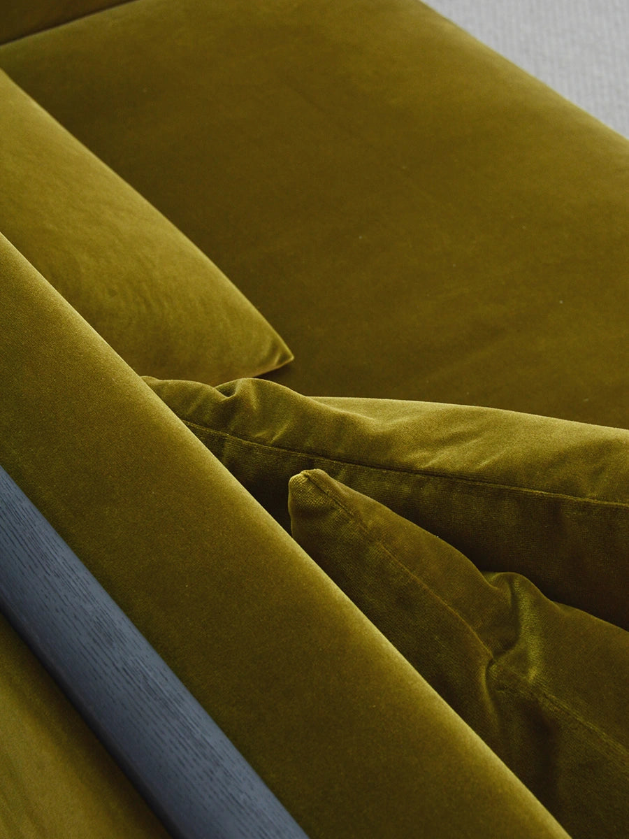 One silhouette. Your dimensions, comfort and finish.