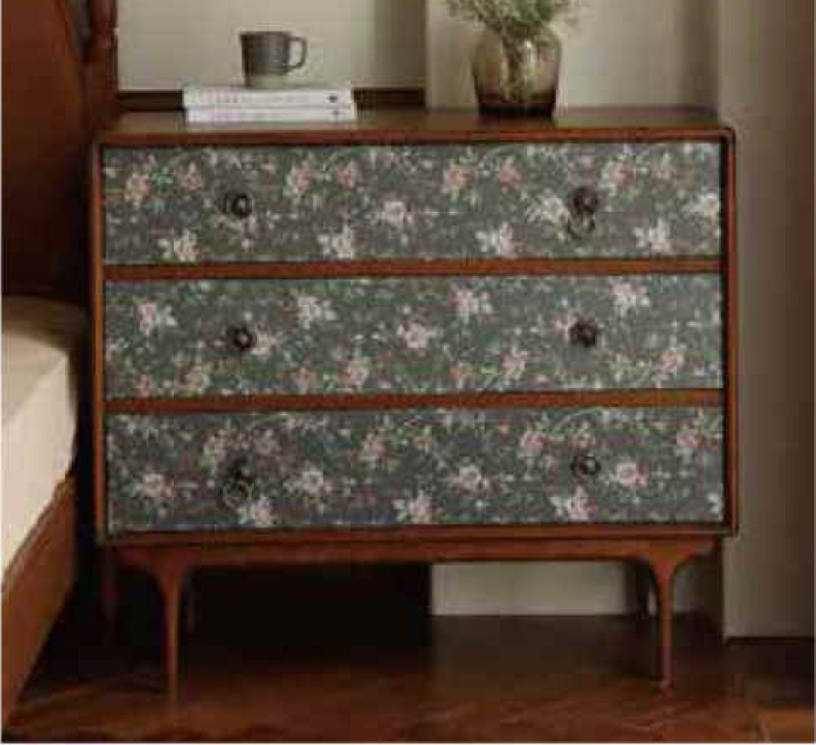 Atubi Cabinet ATKD006 in a finished interior.