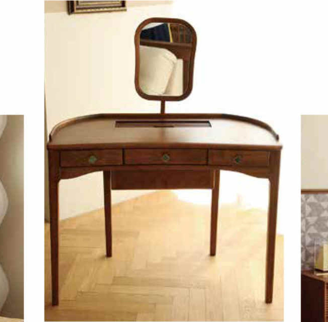 Atubi Cabinet ATKSZ003 in a finished interior.