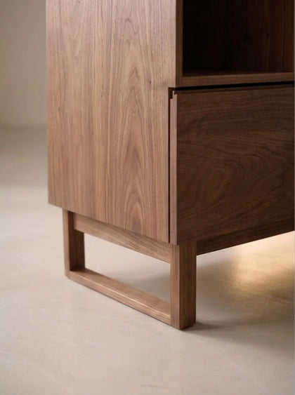 A00033 A00033 Sideboard — view 05