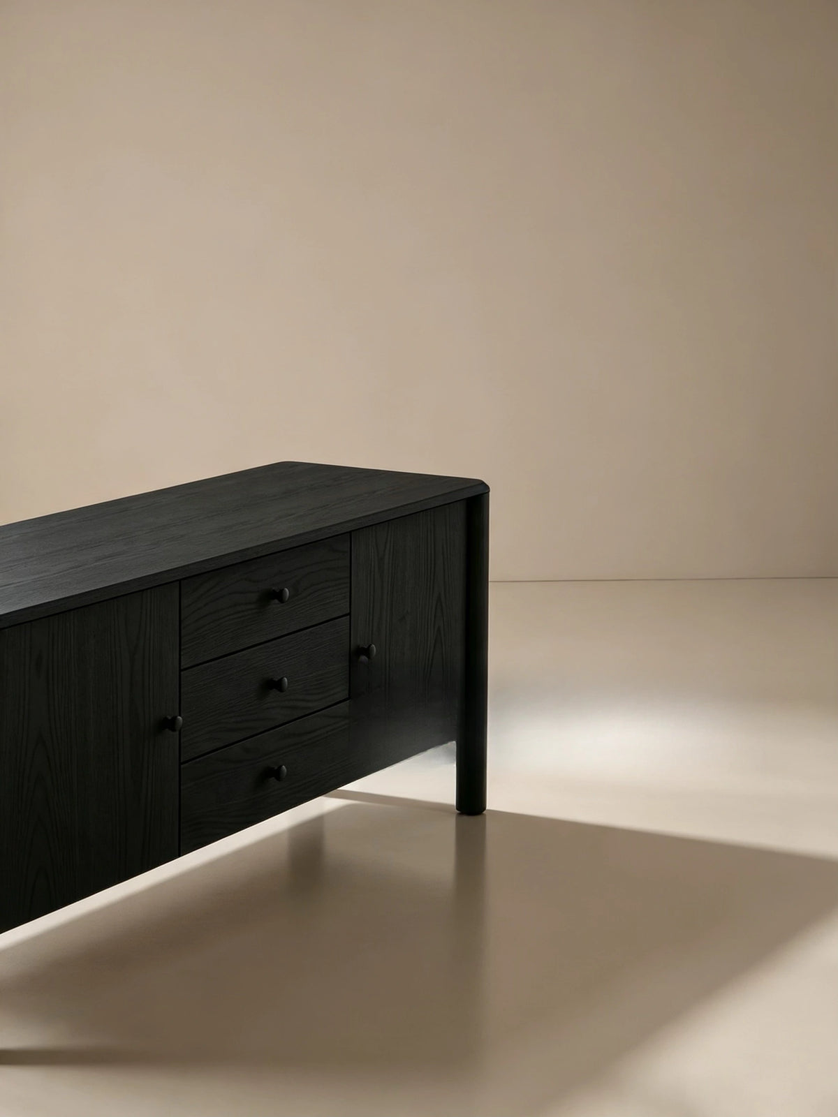 One silhouette. Your dimensions, comfort and finish.