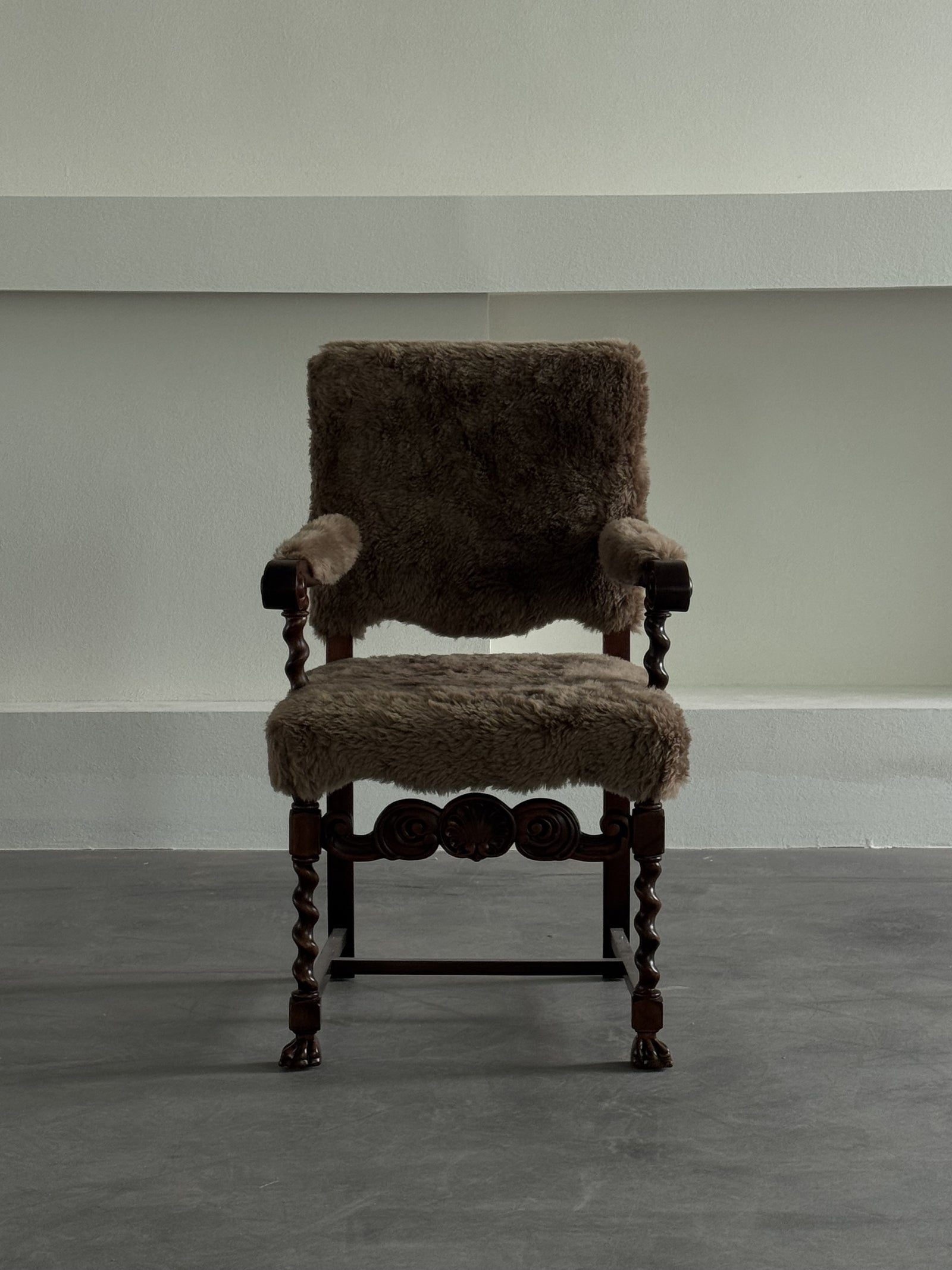 One silhouette. Your dimensions, comfort and finish.