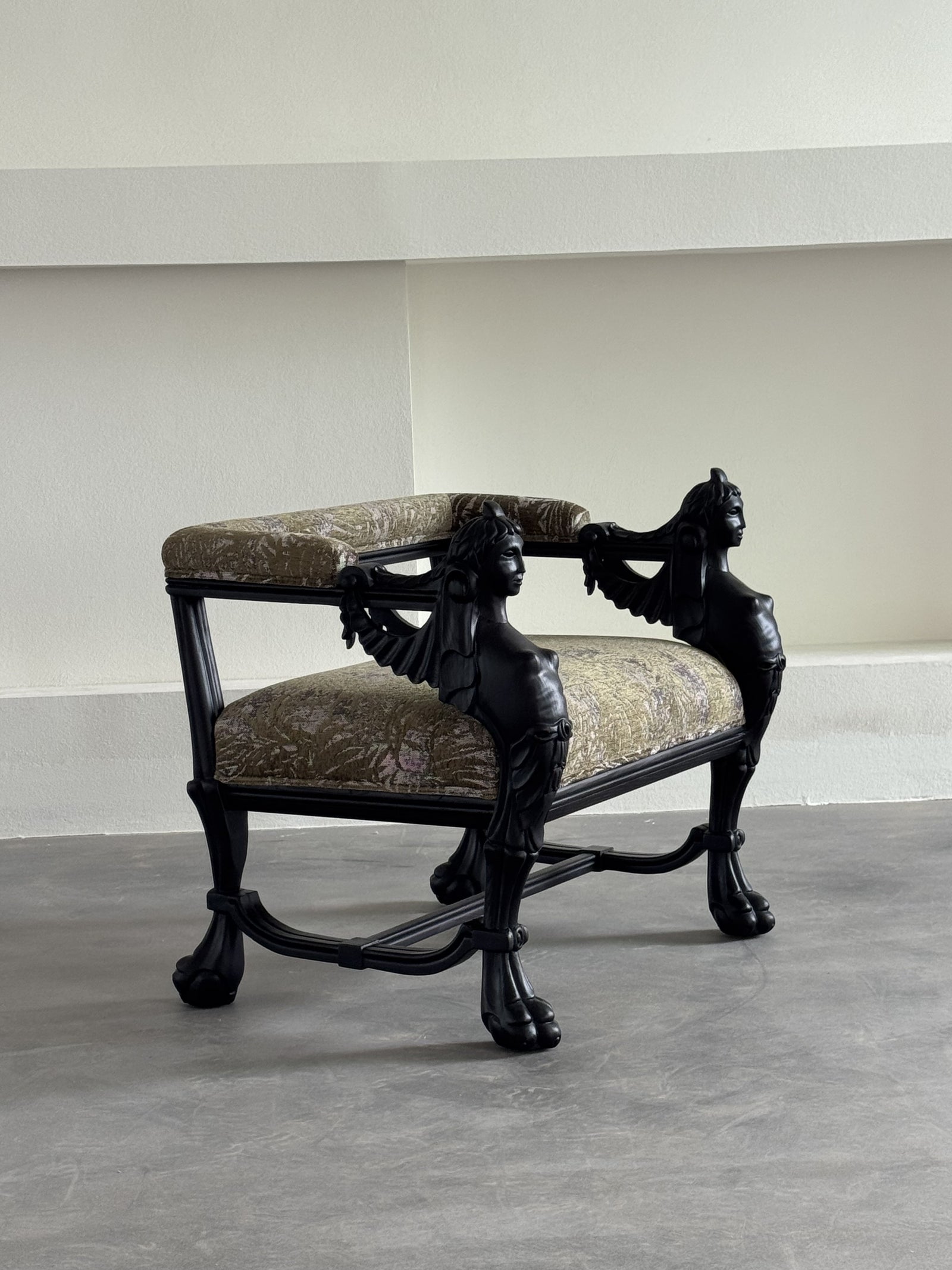 One silhouette. Your dimensions, comfort and finish.