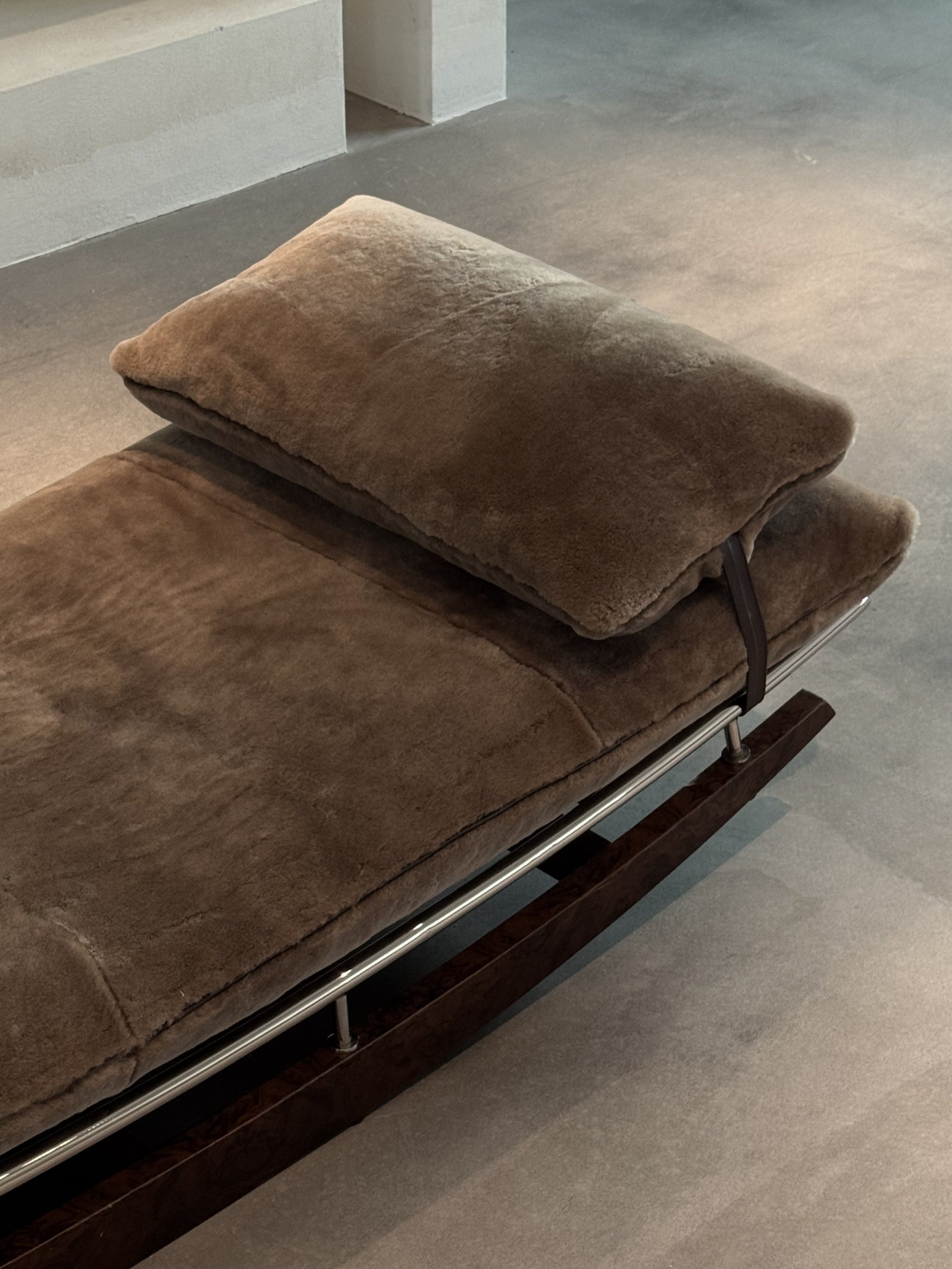 One silhouette. Your dimensions, comfort and finish.