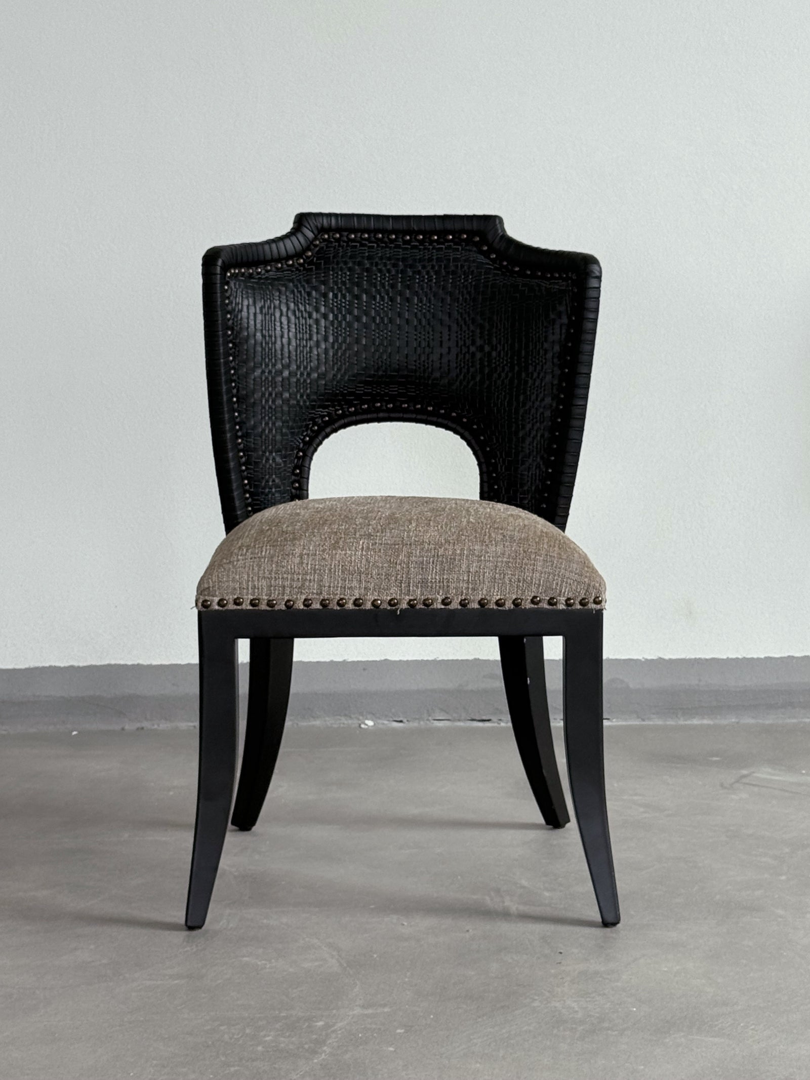 One silhouette. Your dimensions, comfort and finish.