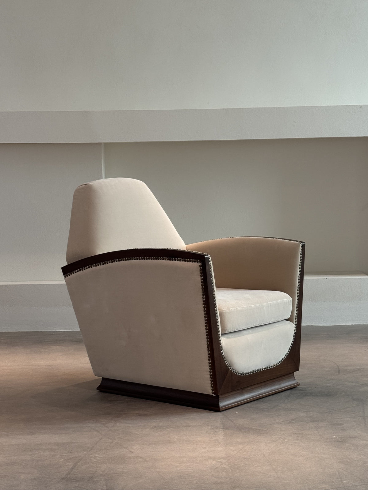 A00003 Lounge Chair in a finished interior.