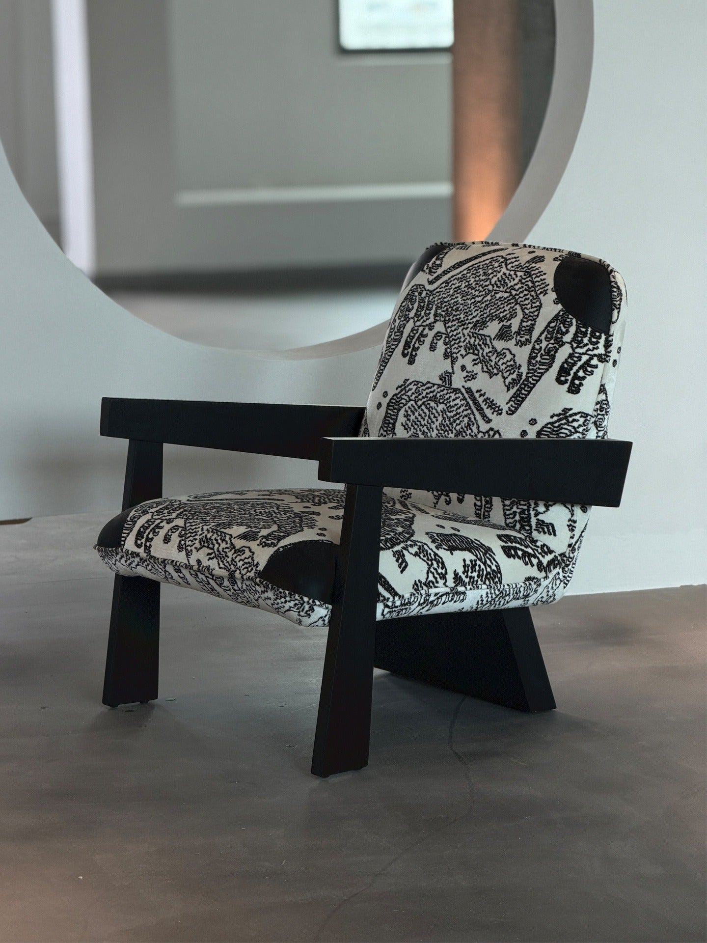 One silhouette. Your dimensions, comfort and finish.