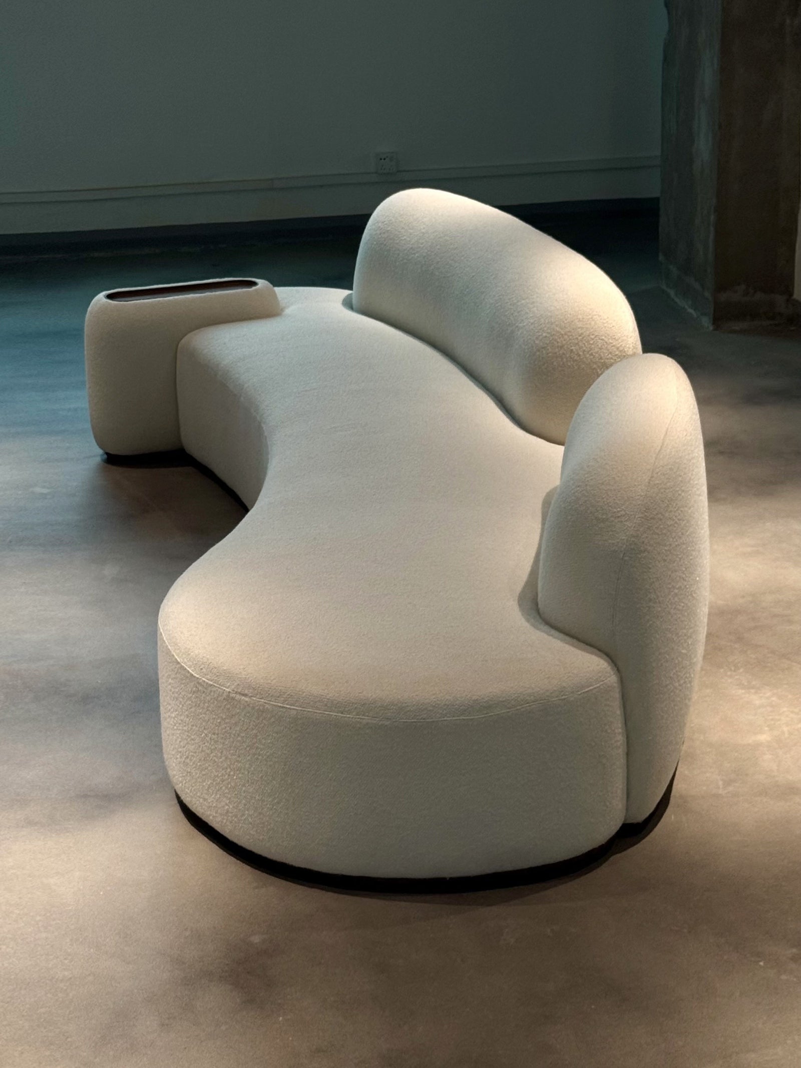 One silhouette. Your dimensions, comfort and finish.