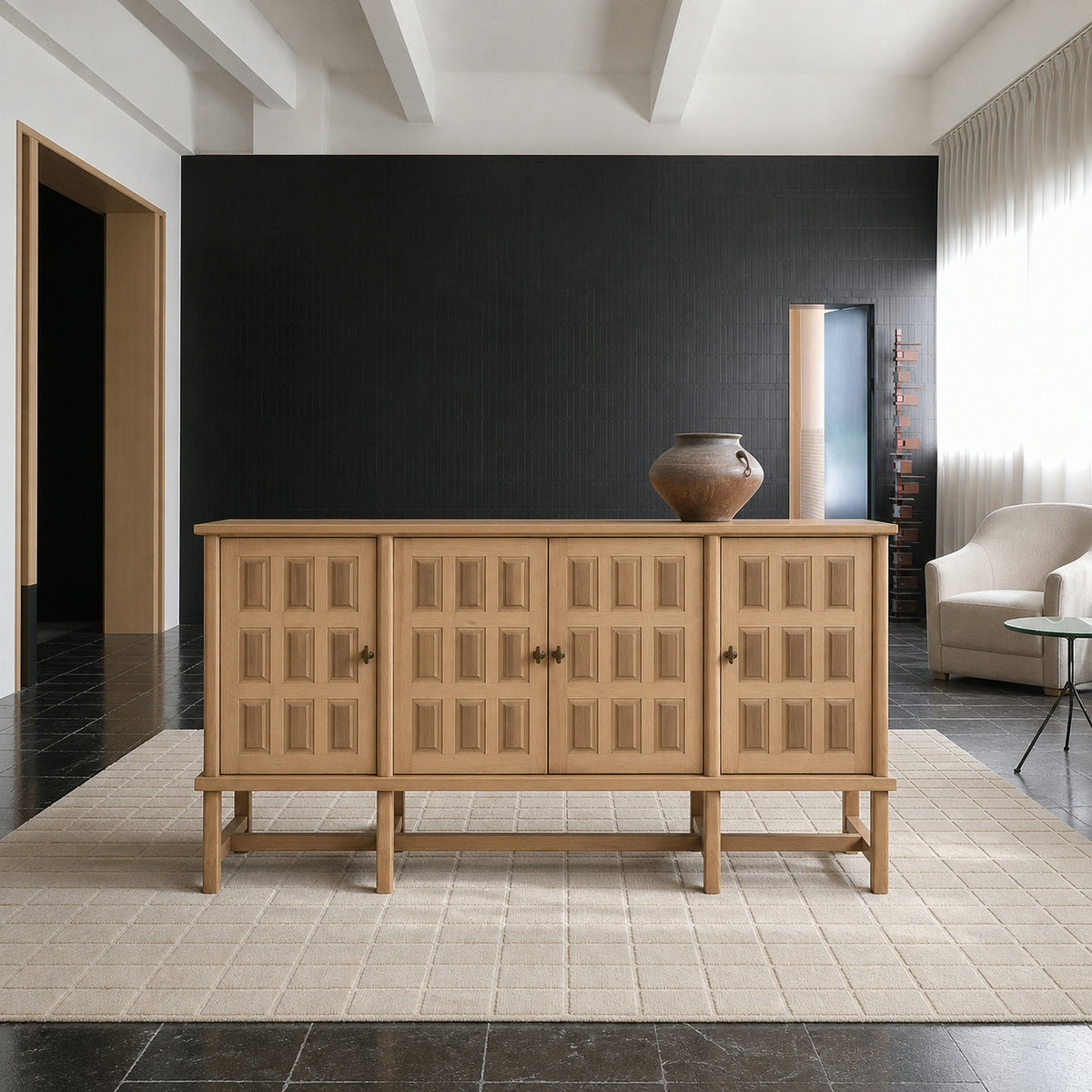 DC724 DC724 Sideboard — view 02