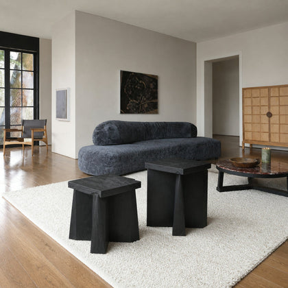 LC710 LC710 Side Table — view 02