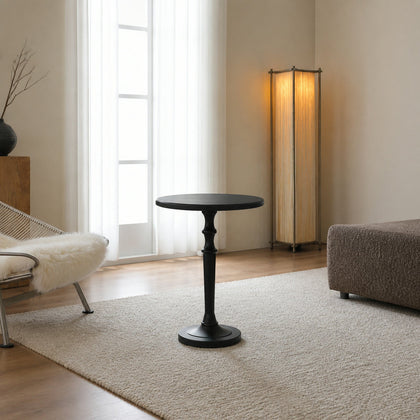 LC722 LC722 Side Table — view 02