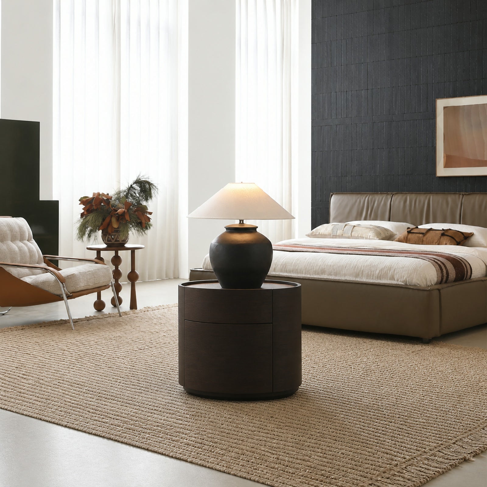 LC728 LC728 Side Table — view 02