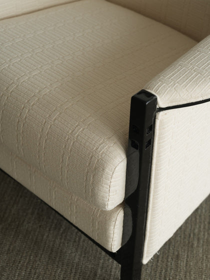 A00052 A00052 Armchair — view 01
