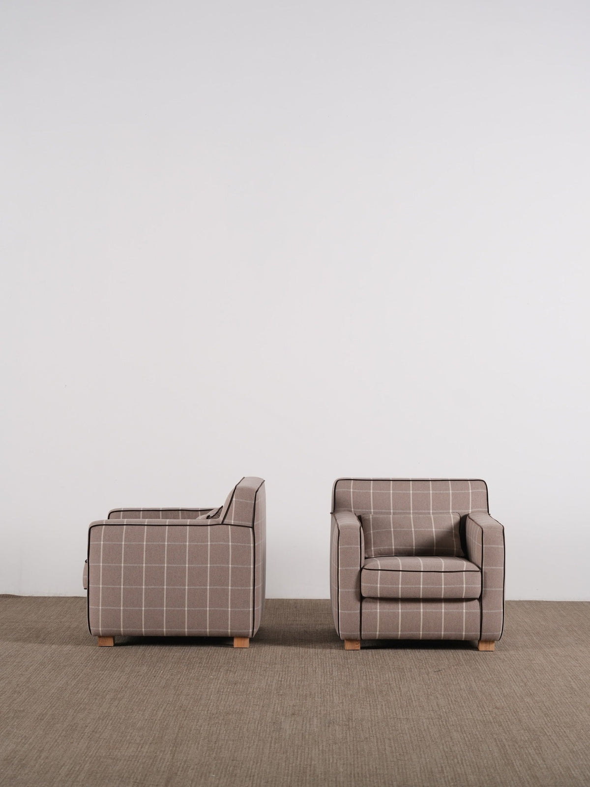 A00058 A00058 Armchair — view 02
