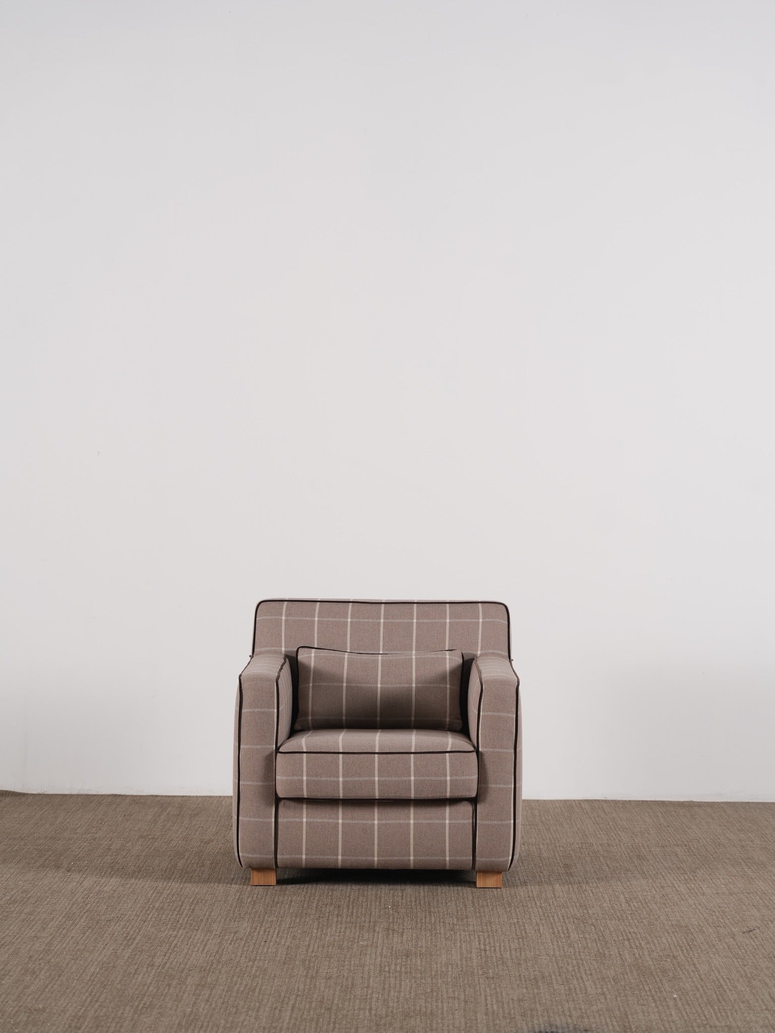 One silhouette. Your dimensions, comfort and finish.
