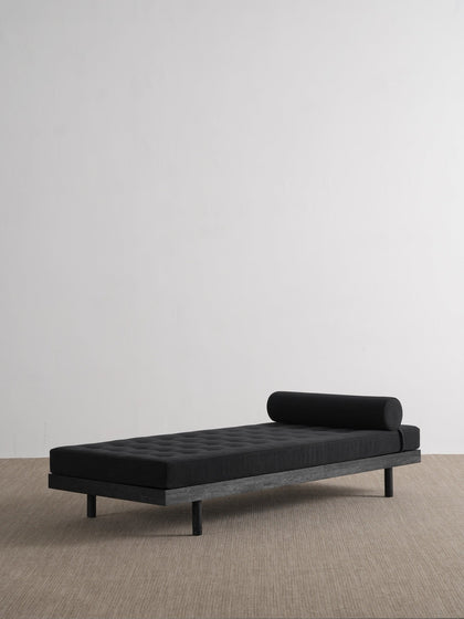 A00008 A00008 Bench — view 01