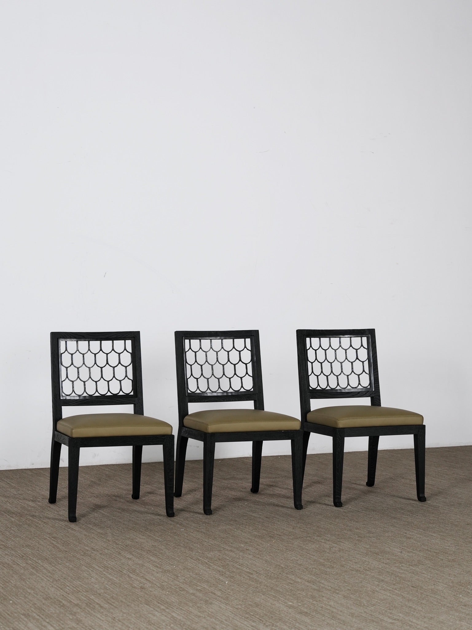 One silhouette. Your dimensions, comfort and finish.