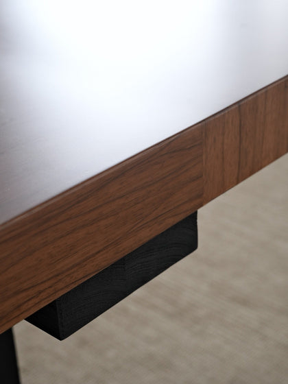 A00017 A00017 Desk — view 19