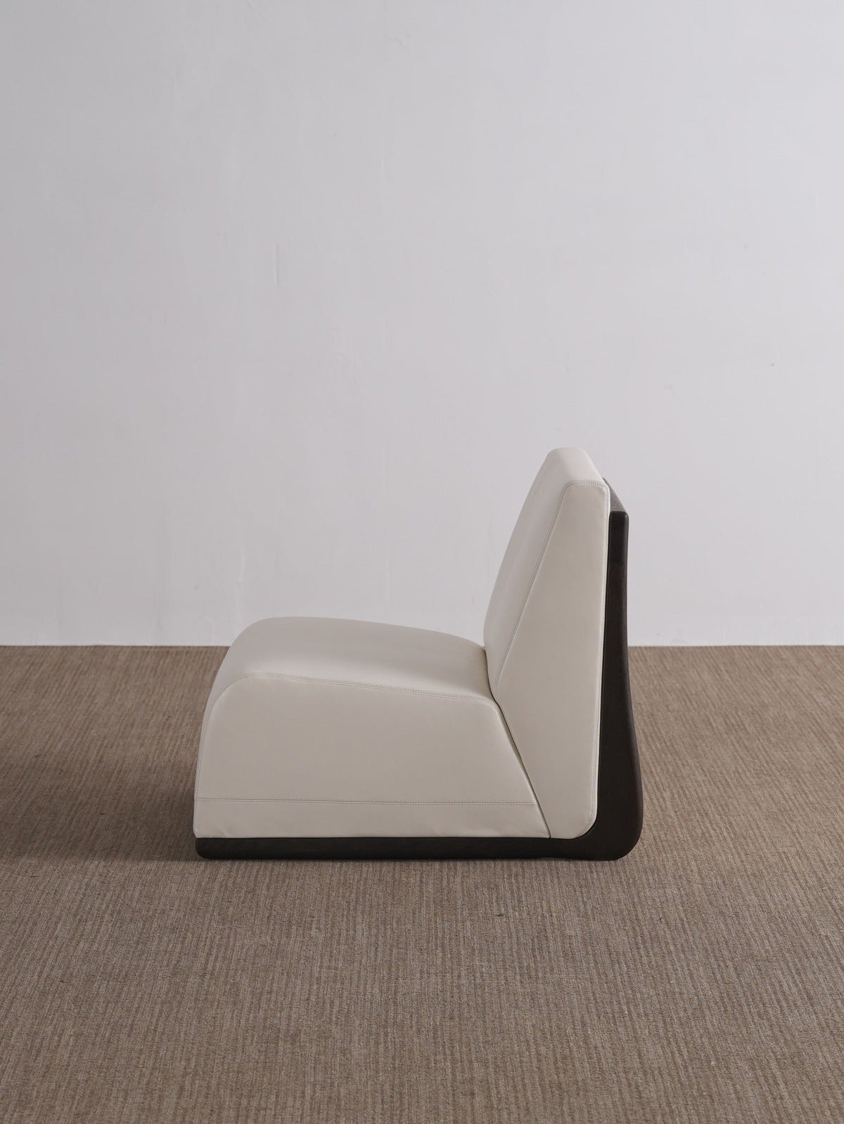 A00023 A00023 Lounge Chair — view 02