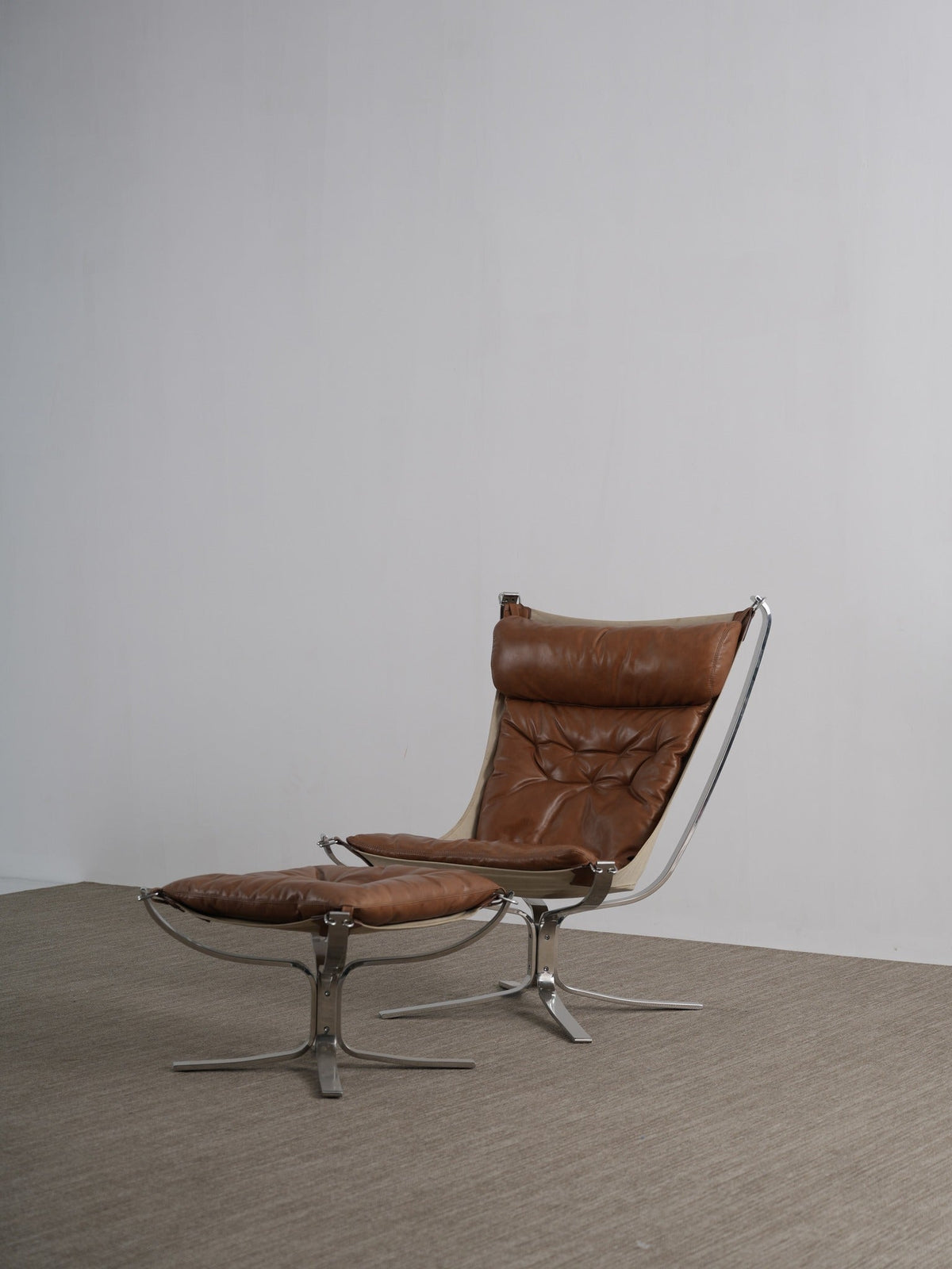 A00081 A00081 Lounge Chair — view 01
