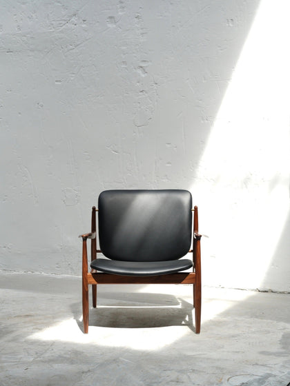 A00091 A00091 Lounge Chair — view 01