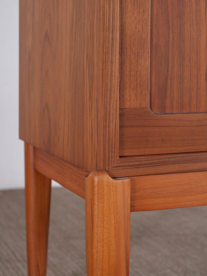 A00037 A00037 Sideboard — view 05