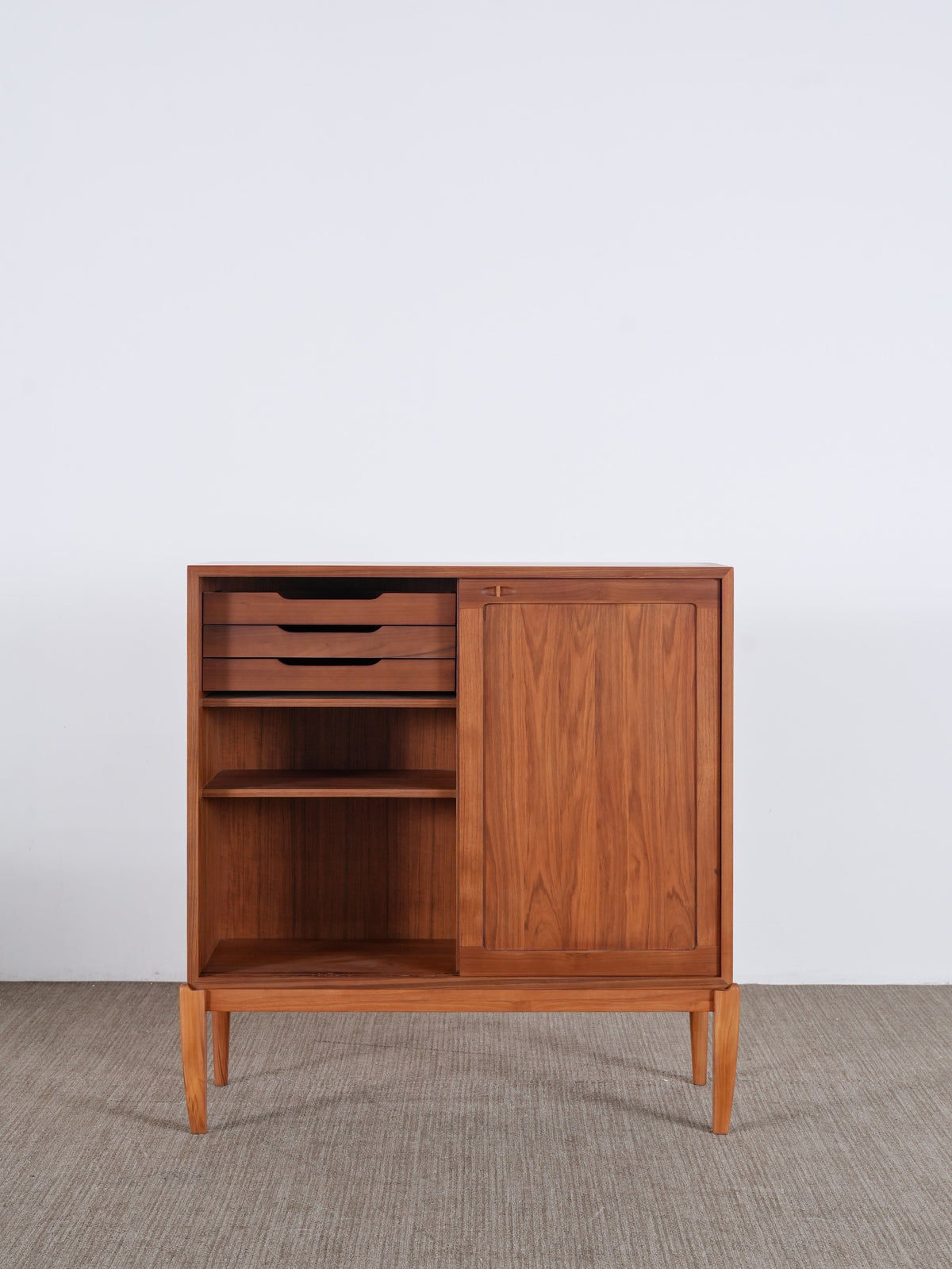 A00037 A00037 Sideboard — view 27