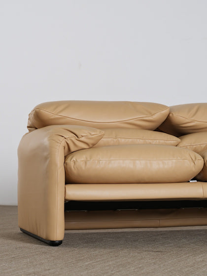 A00038 A00038 Sofa — view 05