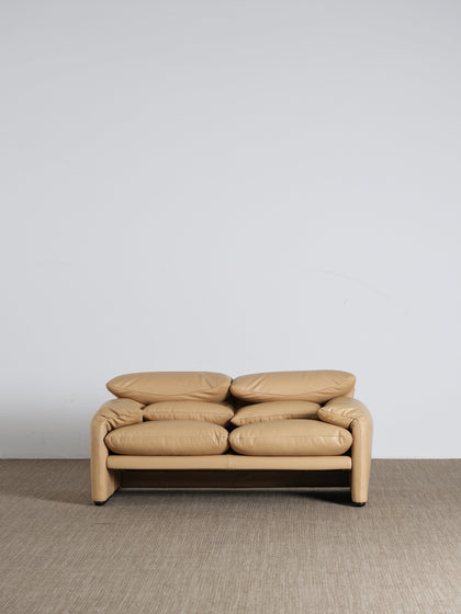 A00038 A00038 Sofa — view 19