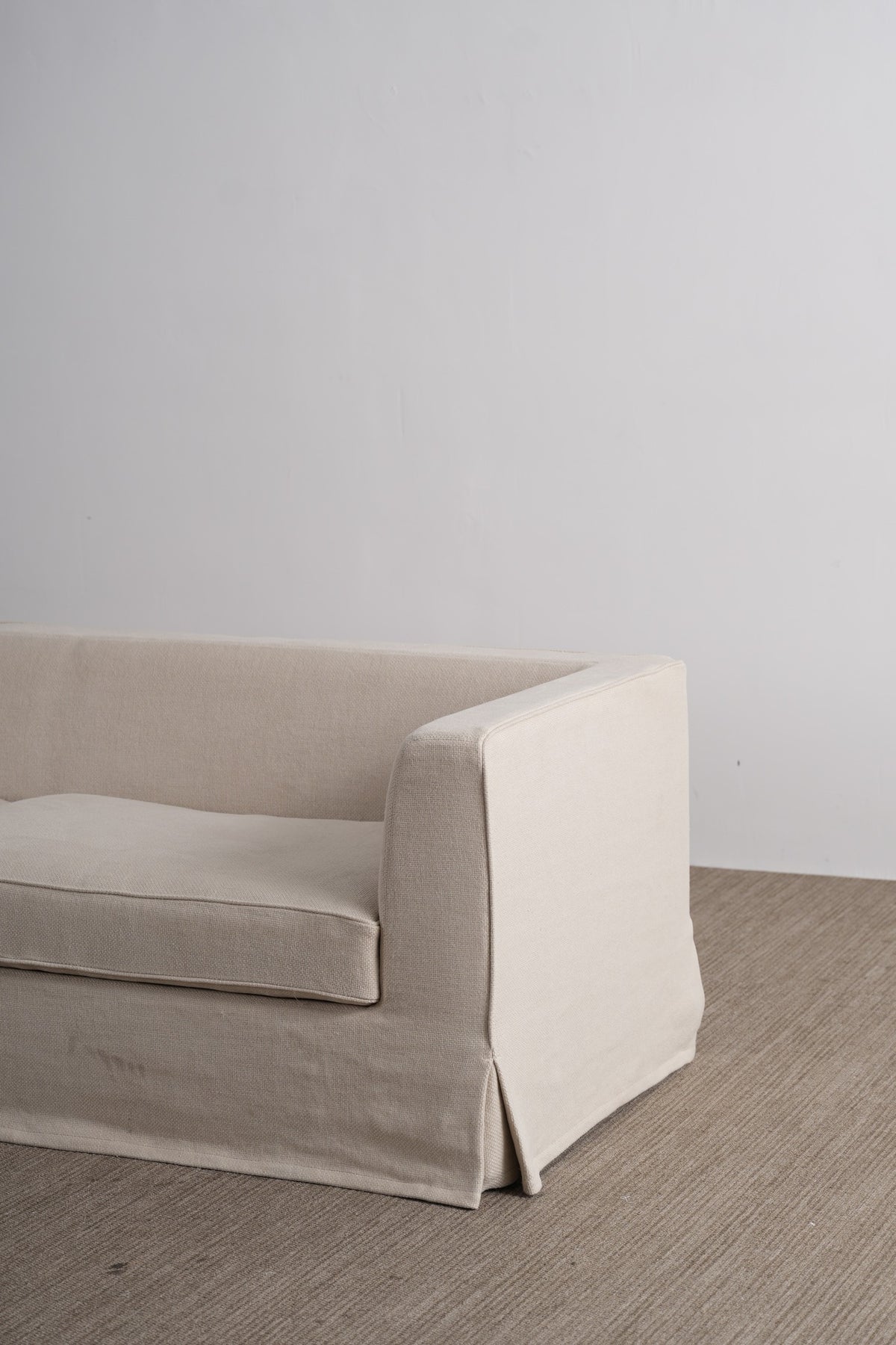 One silhouette. Your dimensions, comfort and finish.